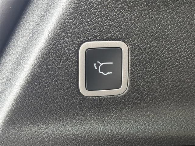 new 2026 Chrysler Pacifica car, priced at $43,207