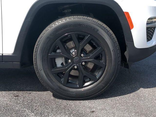 used 2023 Jeep Grand Cherokee car, priced at $31,584