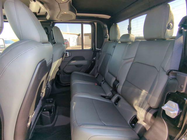 new 2026 Jeep Gladiator car, priced at $55,275