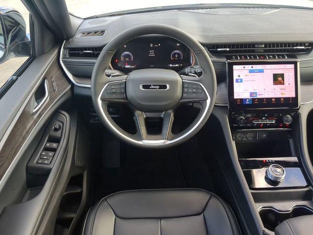 new 2025 Jeep Grand Cherokee car, priced at $36,160