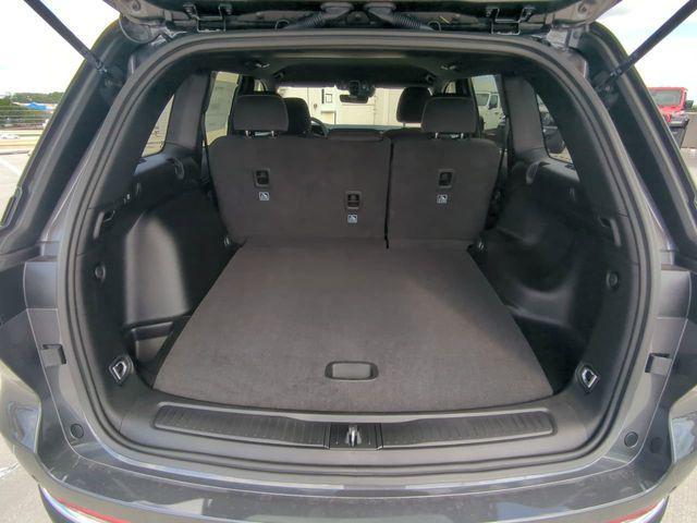 new 2026 Jeep Grand Cherokee car, priced at $35,147