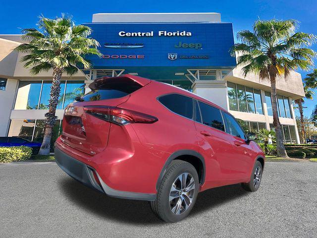 used 2023 Toyota Highlander car, priced at $30,749
