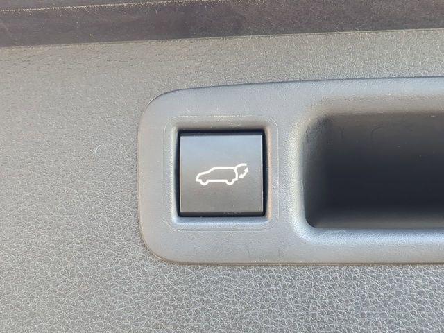 used 2023 Toyota Highlander car, priced at $30,749