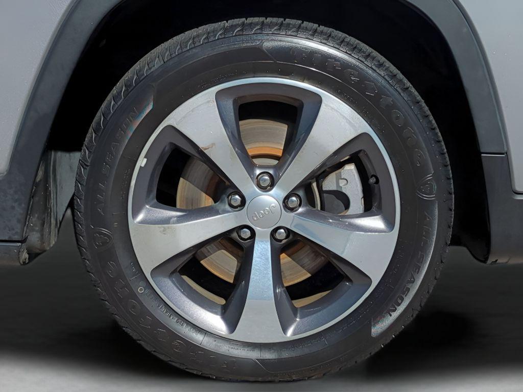 used 2020 Jeep Cherokee car, priced at $14,699