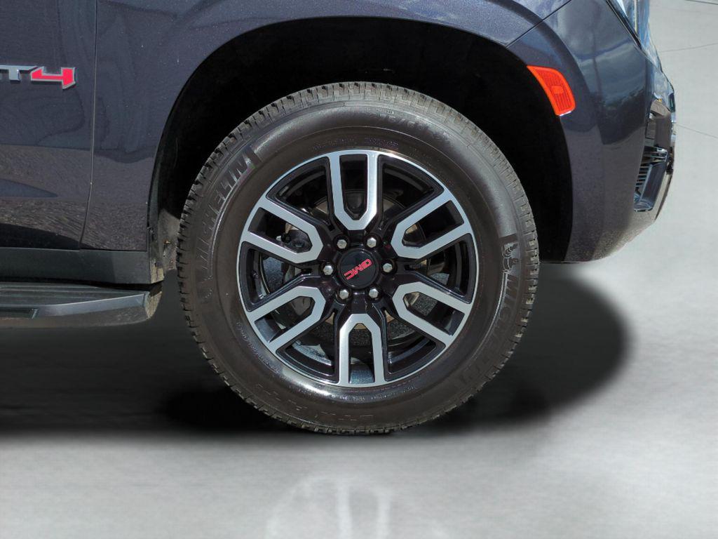 used 2024 GMC Yukon car, priced at $65,712