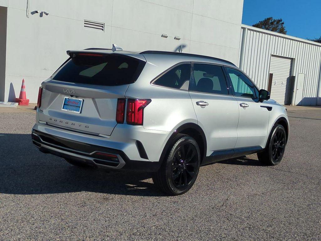 used 2022 Kia Sorento car, priced at $23,521