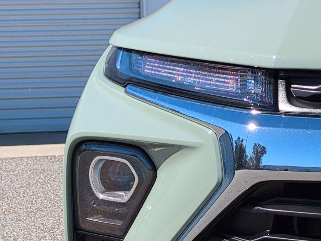 used 2025 Chevrolet TrailBlazer car, priced at $21,516