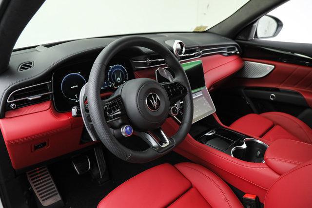 new 2026 Maserati Grecale car, priced at $95,115