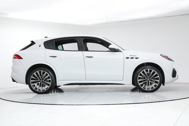 new 2025 Maserati Grecale car, priced at $90,385