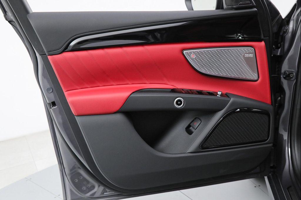 new 2026 Maserati Grecale car, priced at $94,435