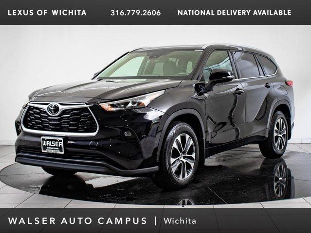 used 2020 Toyota Highlander car, priced at $27,998