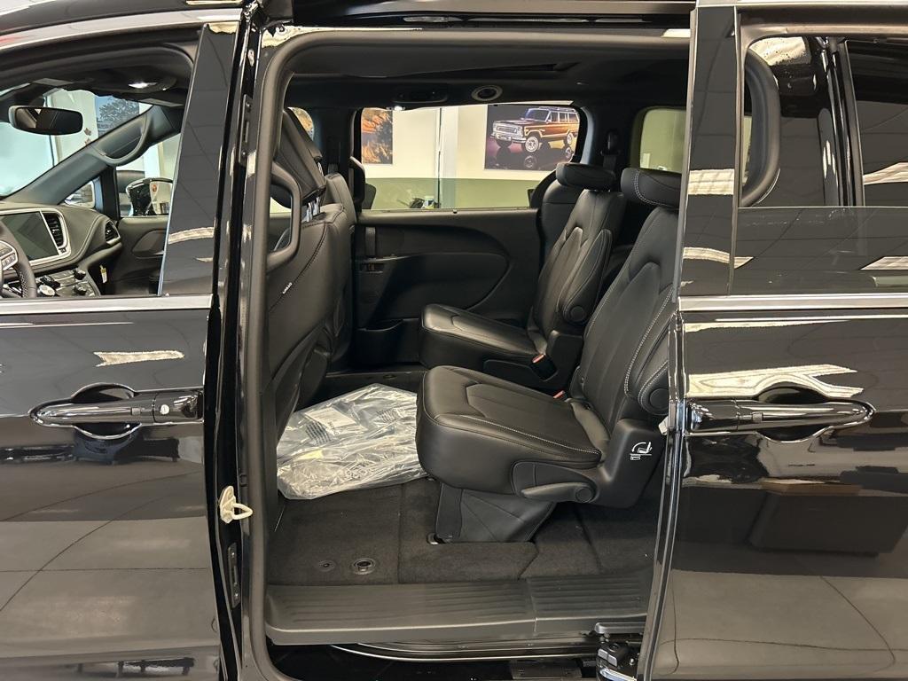 new 2026 Chrysler Pacifica car, priced at $44,316