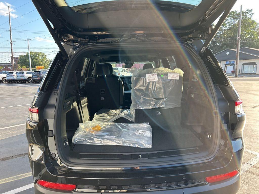 new 2025 Jeep Grand Cherokee L car, priced at $49,151