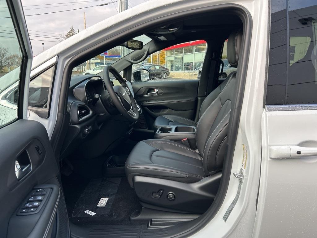 new 2026 Chrysler Pacifica car, priced at $46,644