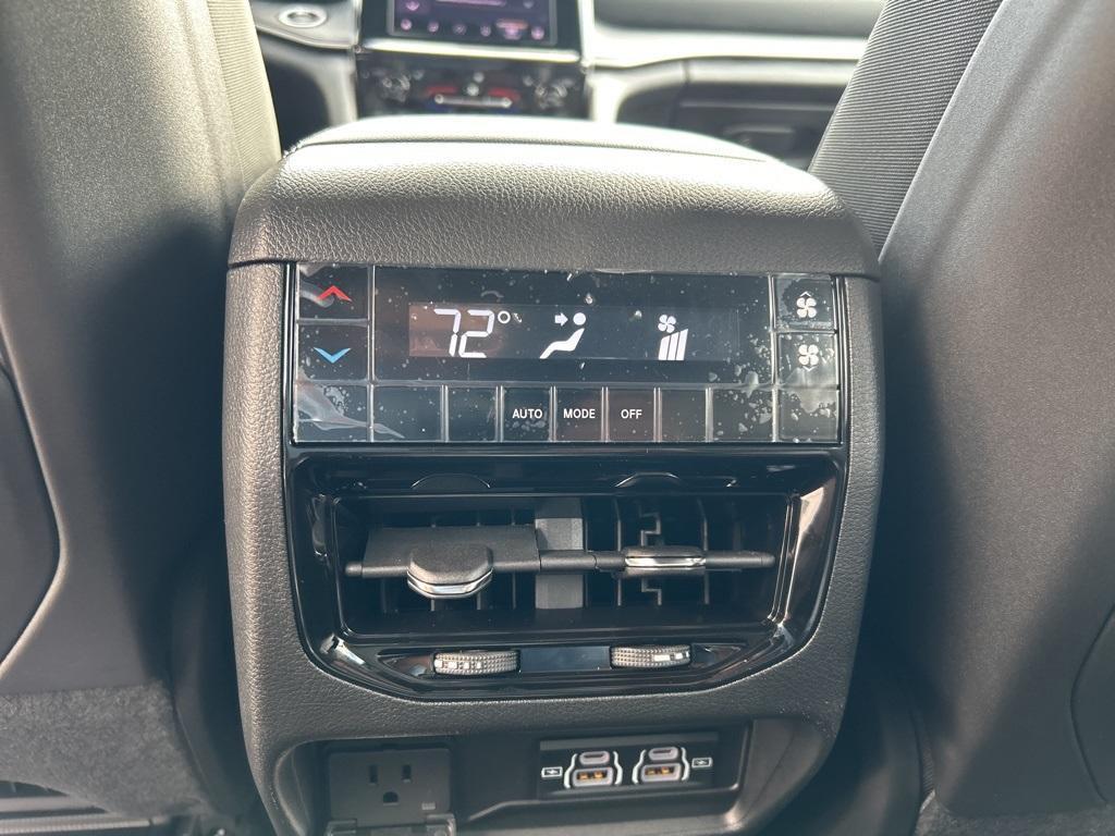 new 2025 Jeep Grand Cherokee L car, priced at $38,510