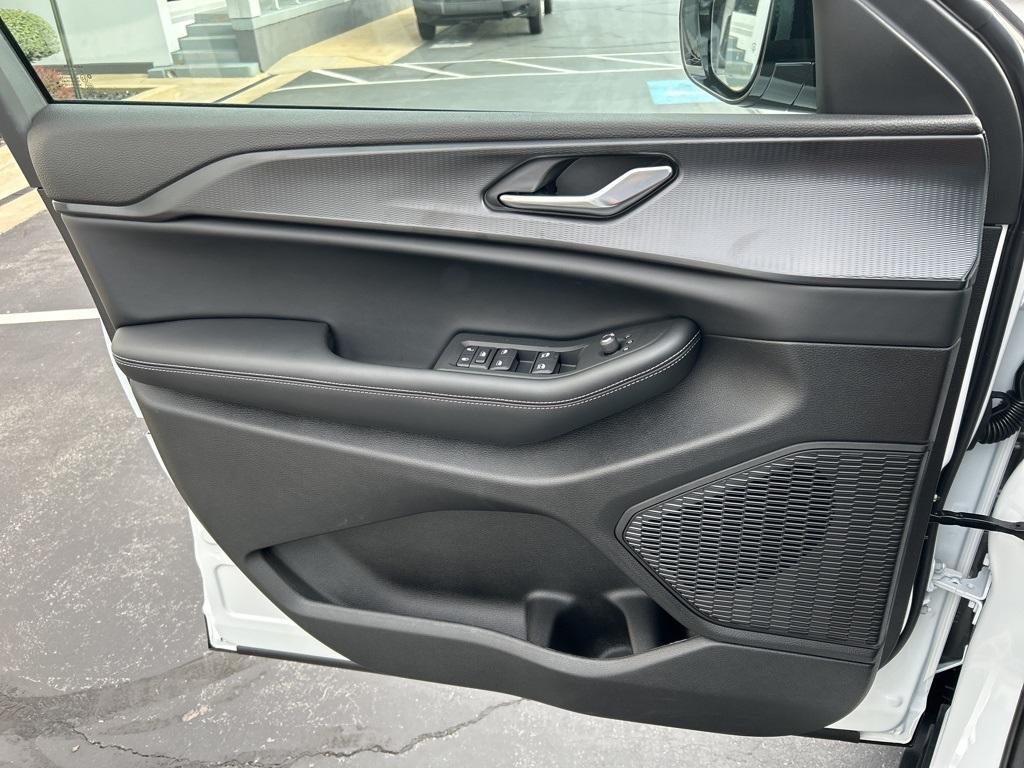 new 2025 Jeep Grand Cherokee L car, priced at $38,510