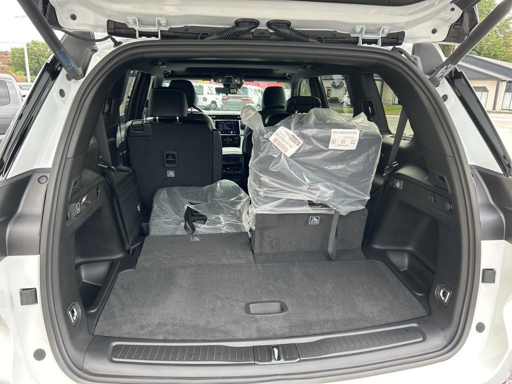 new 2025 Jeep Grand Cherokee L car, priced at $38,510