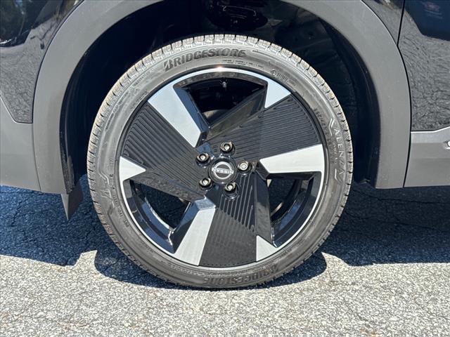 new 2025 Nissan Kicks car, priced at $23,950