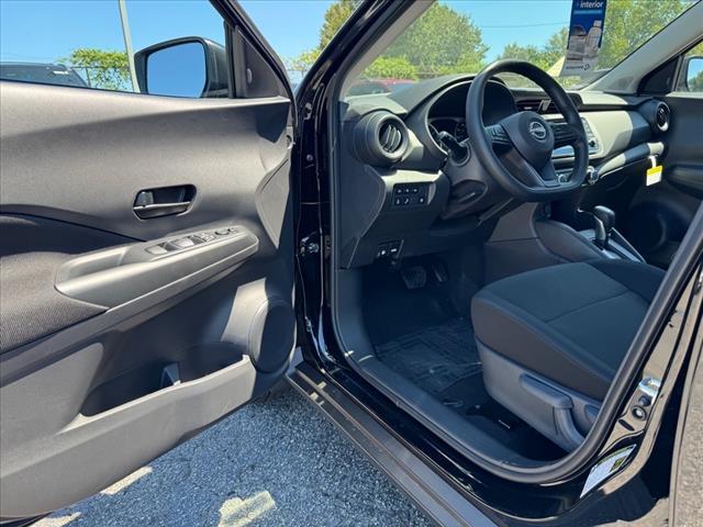 new 2025 Nissan Kicks Play car, priced at $20,196