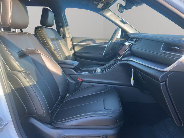 new 2025 Jeep Grand Cherokee car, priced at $45,116