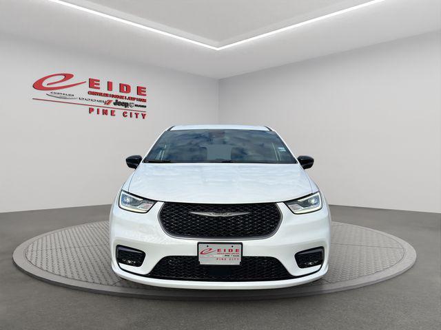 new 2026 Chrysler Pacifica car, priced at $43,579