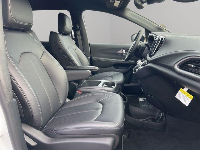 new 2026 Chrysler Pacifica car, priced at $43,579