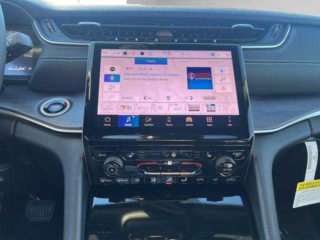 new 2025 Jeep Grand Cherokee car, priced at $40,557