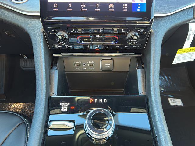 new 2025 Jeep Grand Cherokee car, priced at $40,557