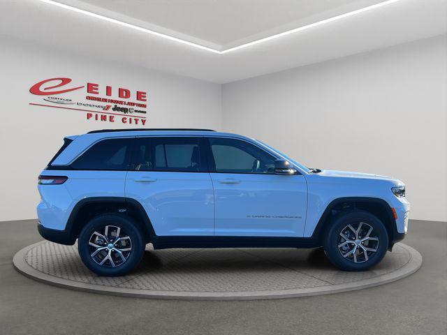 new 2025 Jeep Grand Cherokee car, priced at $40,557