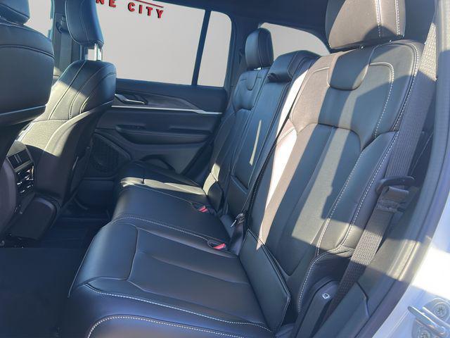 new 2025 Jeep Grand Cherokee car, priced at $40,557