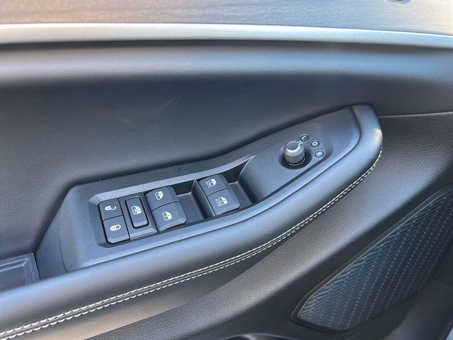 new 2025 Jeep Grand Cherokee car, priced at $40,557