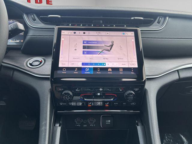 new 2025 Jeep Grand Cherokee car, priced at $46,851