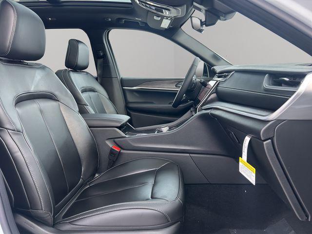 new 2025 Jeep Grand Cherokee car, priced at $46,851