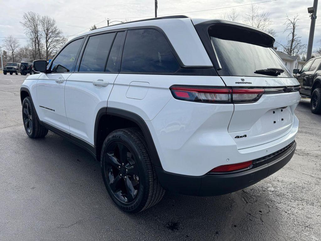used 2024 Jeep Grand Cherokee car, priced at $35,998