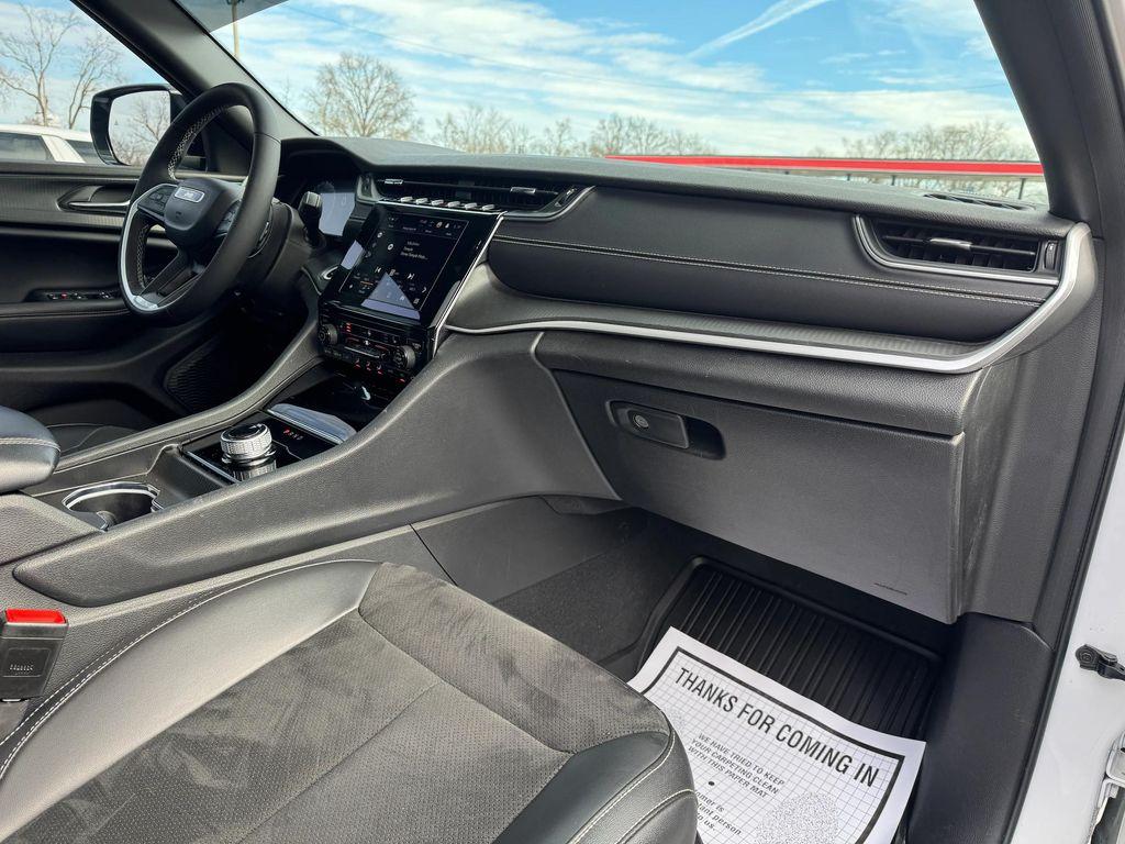 used 2024 Jeep Grand Cherokee car, priced at $35,998