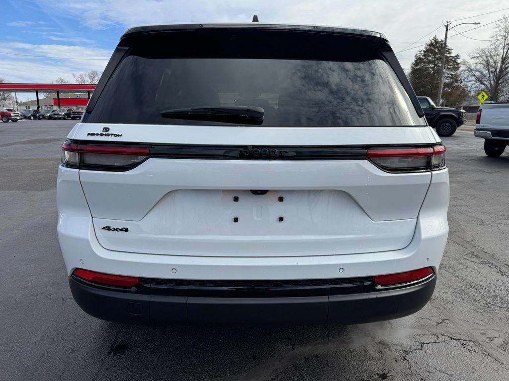 used 2024 Jeep Grand Cherokee car, priced at $35,998