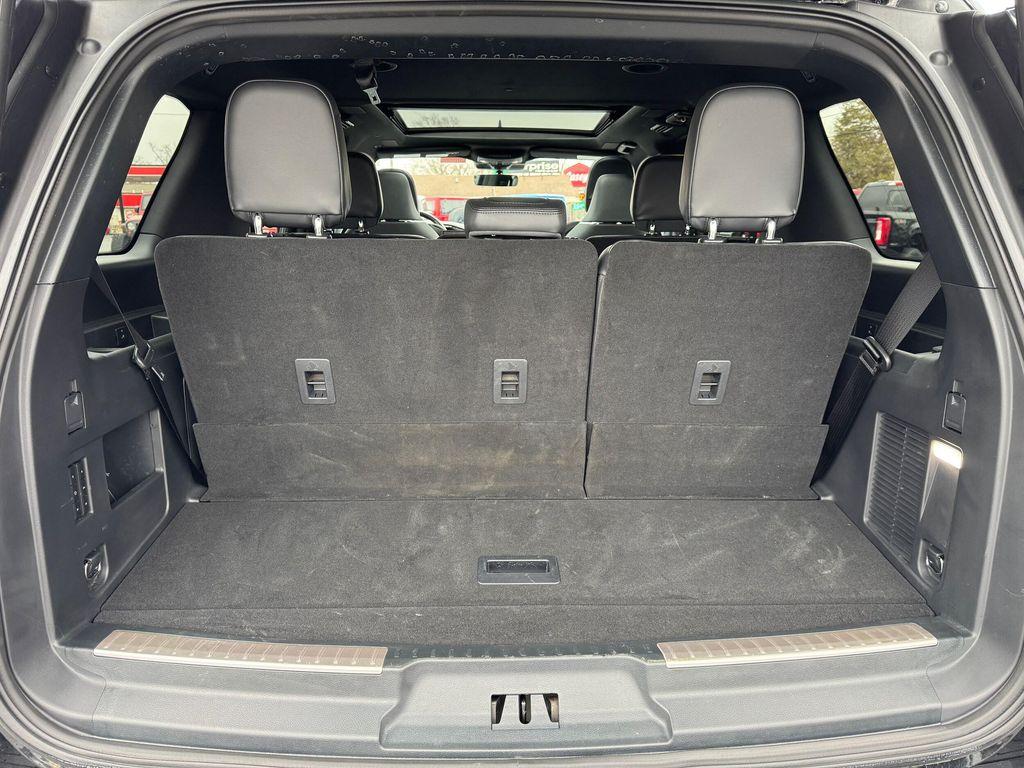 used 2024 Lincoln Navigator car