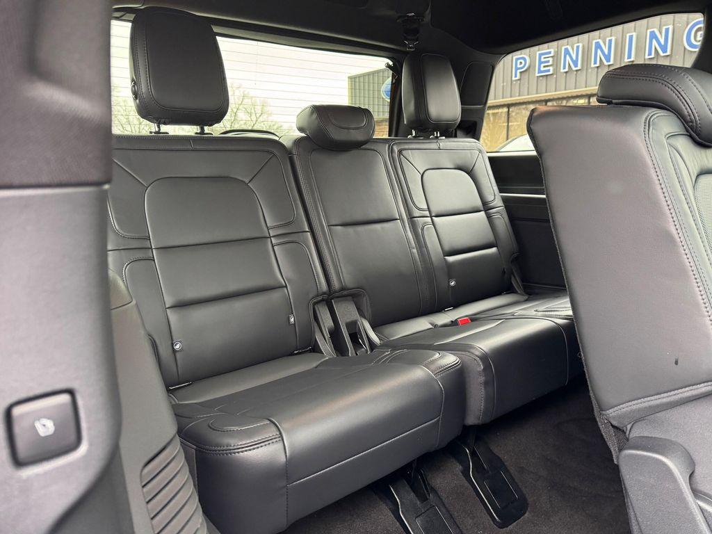 used 2024 Lincoln Navigator car