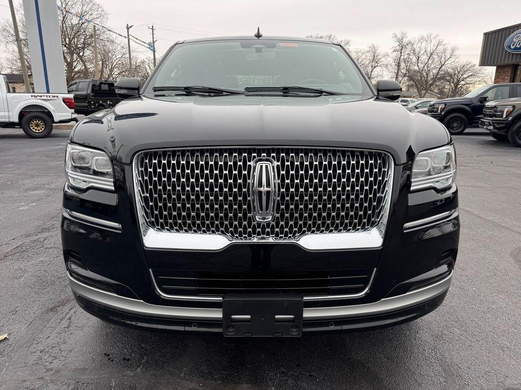 used 2024 Lincoln Navigator car