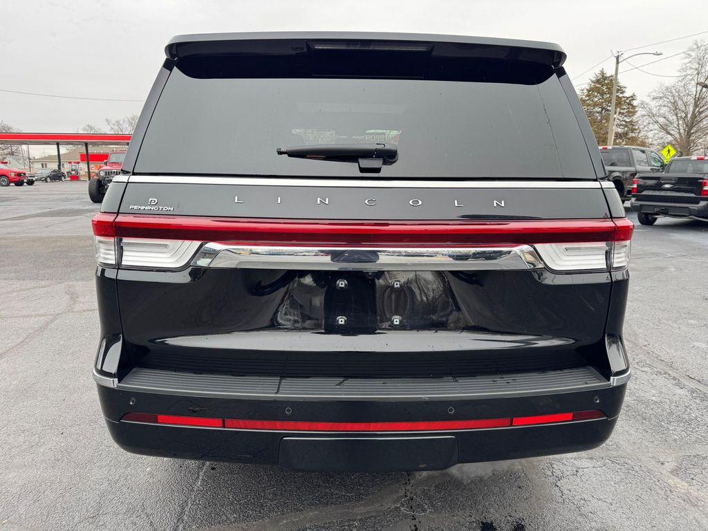 used 2024 Lincoln Navigator car