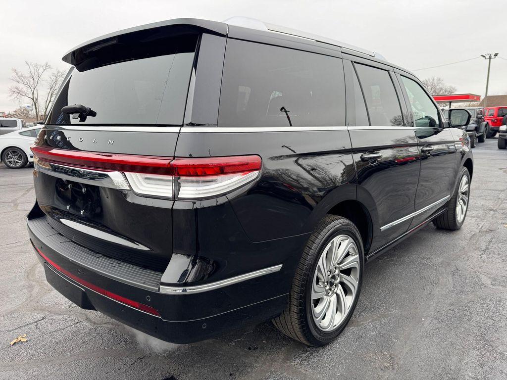 used 2024 Lincoln Navigator car