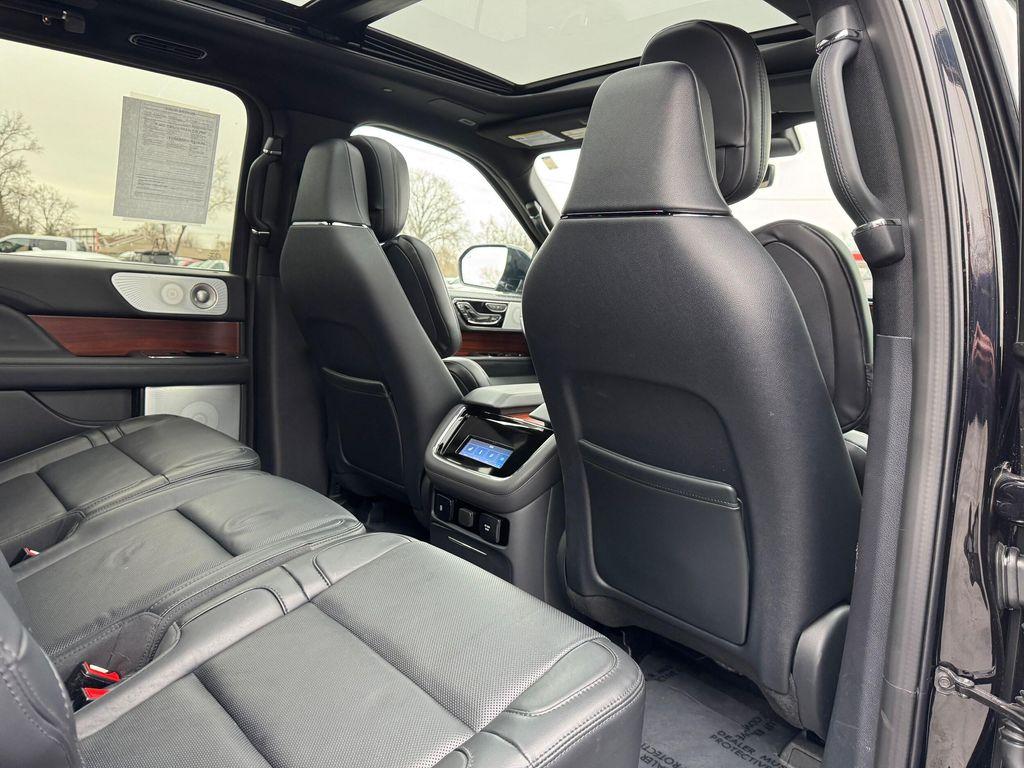 used 2024 Lincoln Navigator car