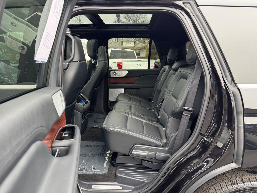 used 2024 Lincoln Navigator car