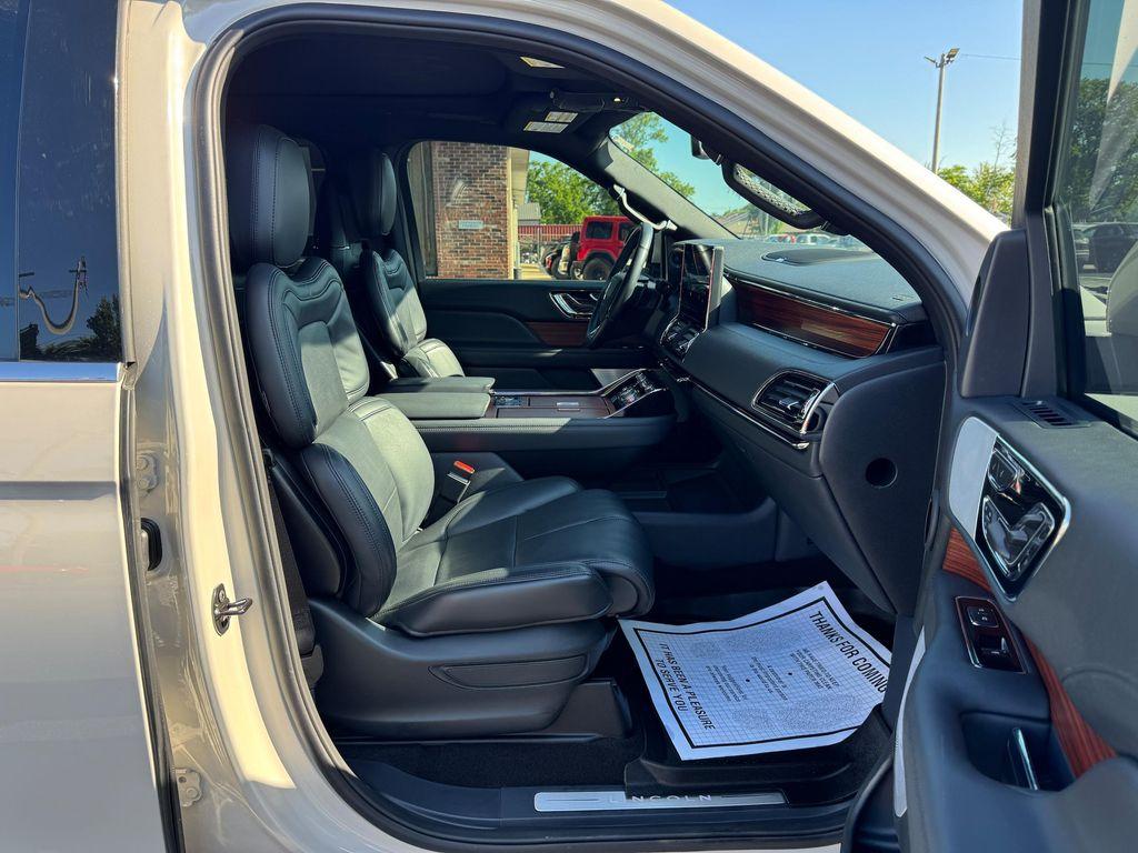 used 2024 Lincoln Navigator car, priced at $71,998