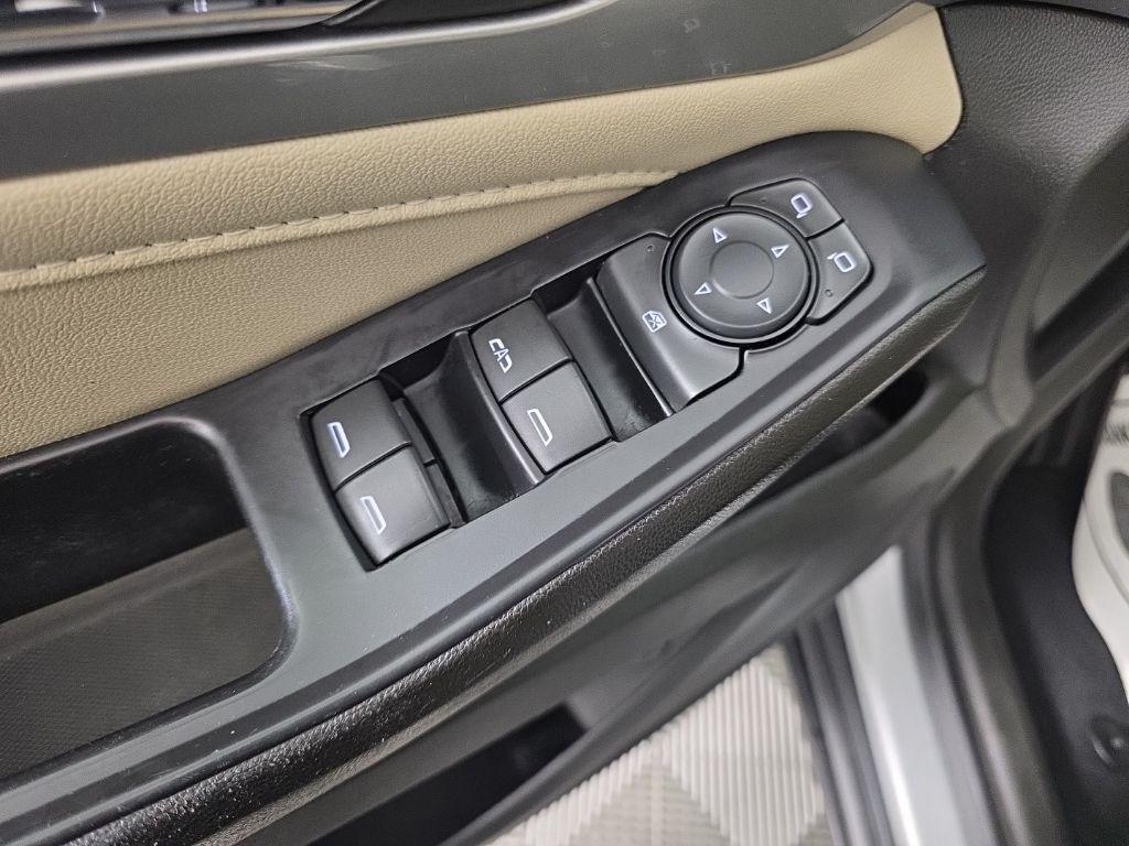used 2022 Chevrolet Traverse car, priced at $17,633