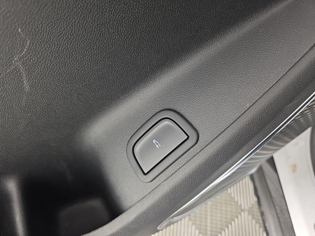 used 2025 Chevrolet Traverse car, priced at $47,401