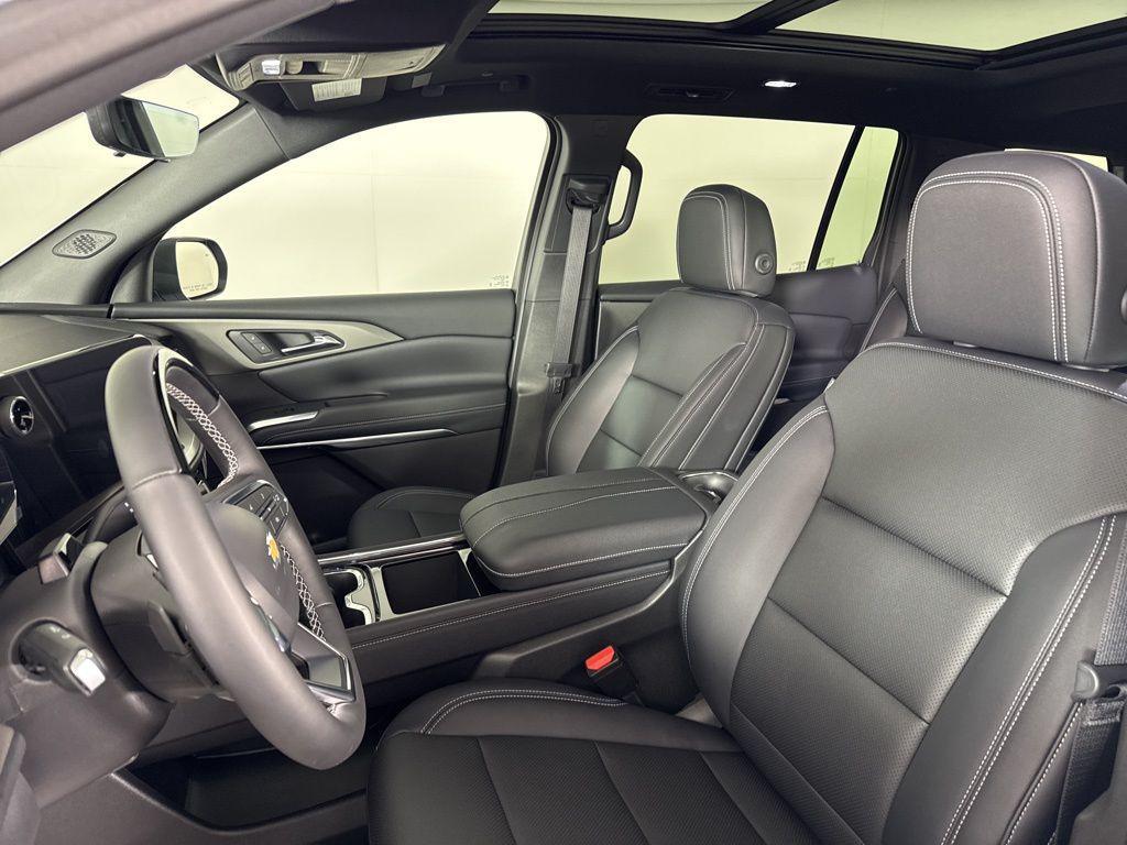 new 2026 Chevrolet Traverse car, priced at $53,126