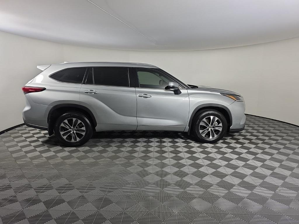 used 2021 Toyota Highlander car, priced at $26,991