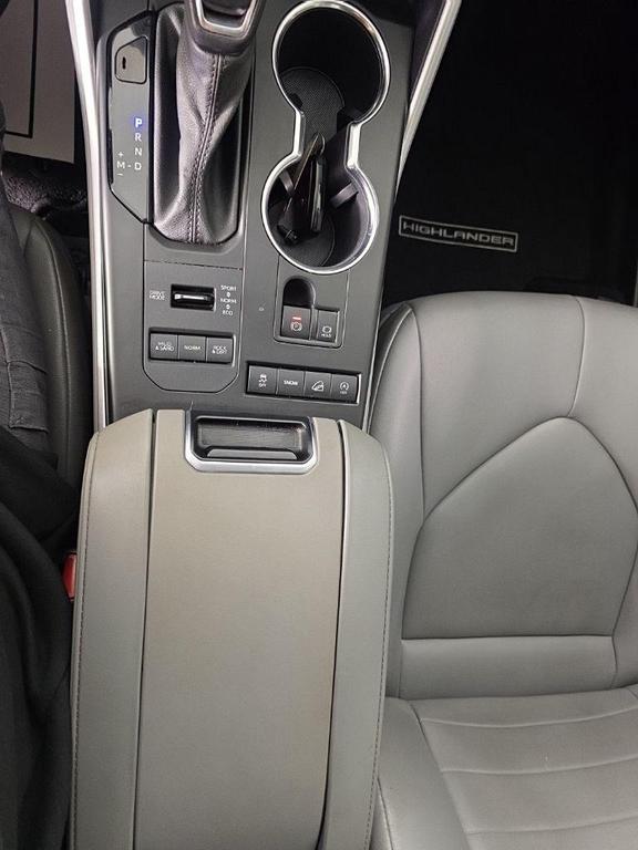 used 2021 Toyota Highlander car, priced at $25,722
