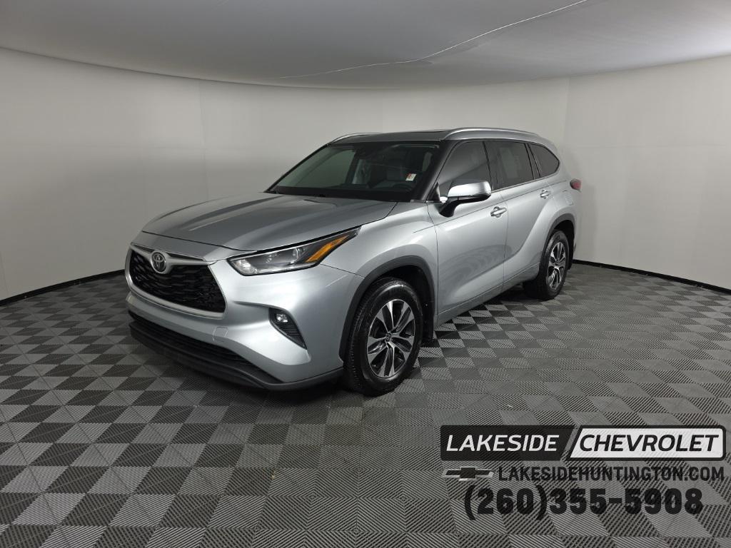 used 2021 Toyota Highlander car, priced at $26,991